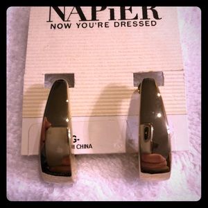 🎉🎉Napier Gold Clip-on earrings